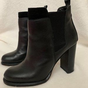 Sam Edelman Size 8 Black Booties 4 inch heel (small flaw - inside left heel)
